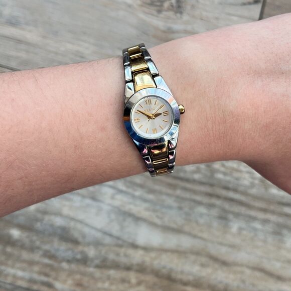 Relic Two Tone Bracelet Watch Silver Gold Roman Numeral Petite Vintage - Picture 6 of 7